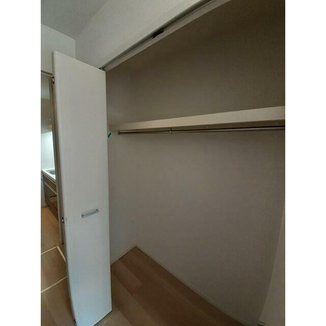ソリヤ エスティⅡ 101 収納