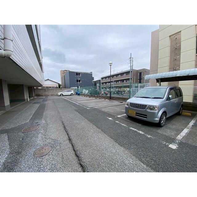 マンション豊四季 ２０１ 駐車場