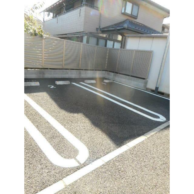 ピースパレス ２０３ 駐車場