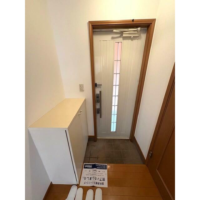 グレース明原 ０２０３ 玄関
