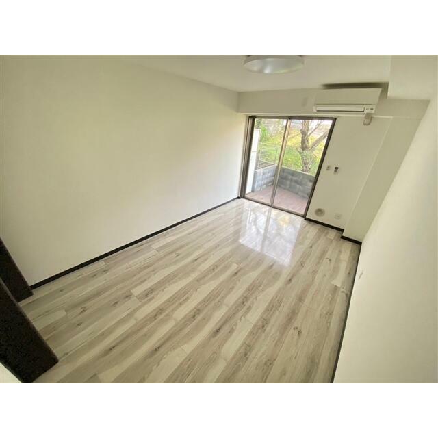 ＳＡＫＵＲＡ　ＴＥＲＲＡＣＥ　ＫＡＳＨＩＷＡ １０１ リビング