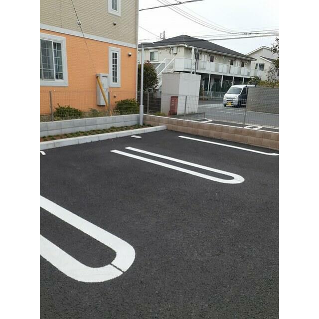 ディーセントⅠ １０２ 駐車場