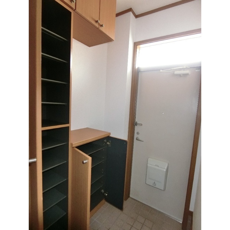 カーザ ジョバーネ 203 玄関