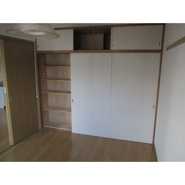 ライヒ富里 102号室 収納