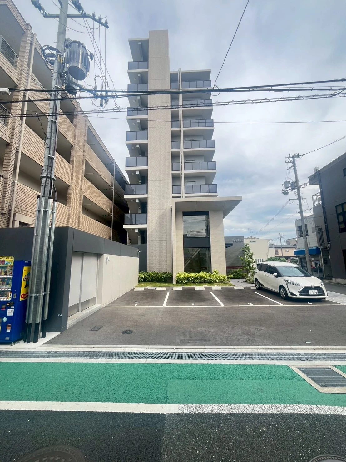 建物エントランス