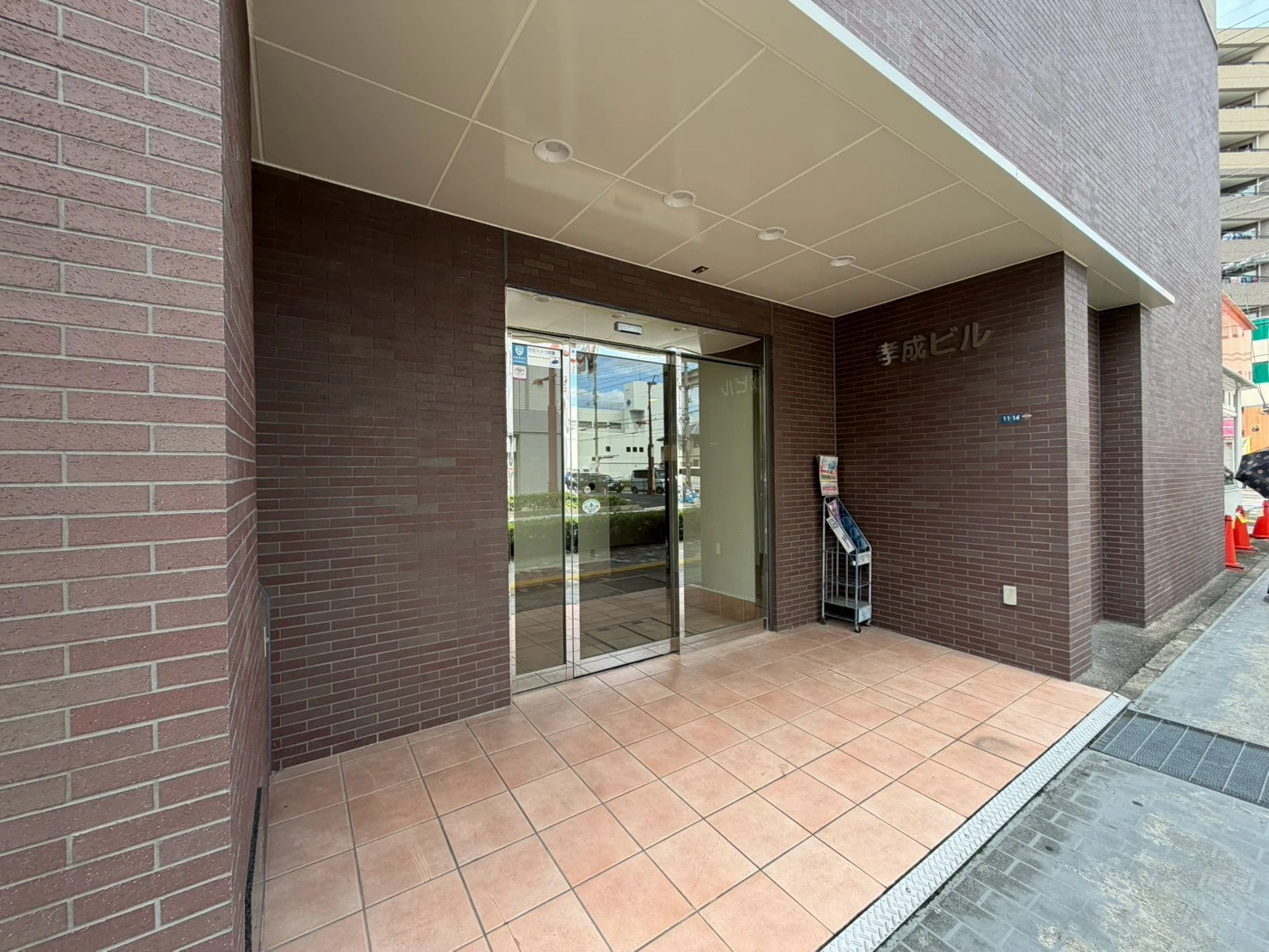 建物エントランス