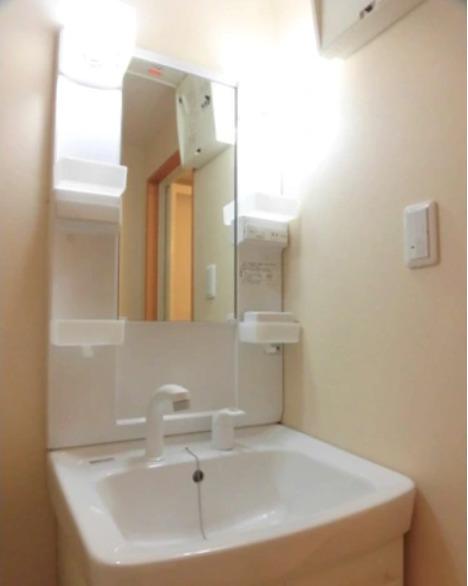 ヴィラナリー西九条 402 - 洗面所 - サムネイル 9