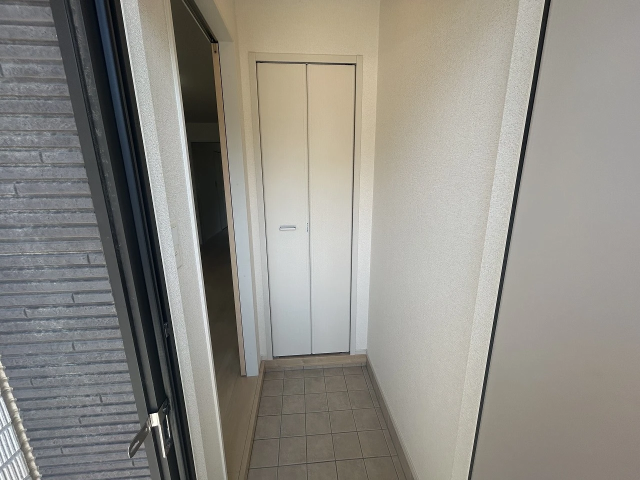 メゾン プラージュ 102 玄関