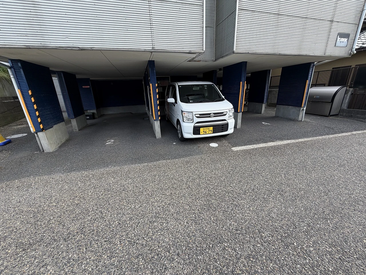 T.REX 103 駐車場