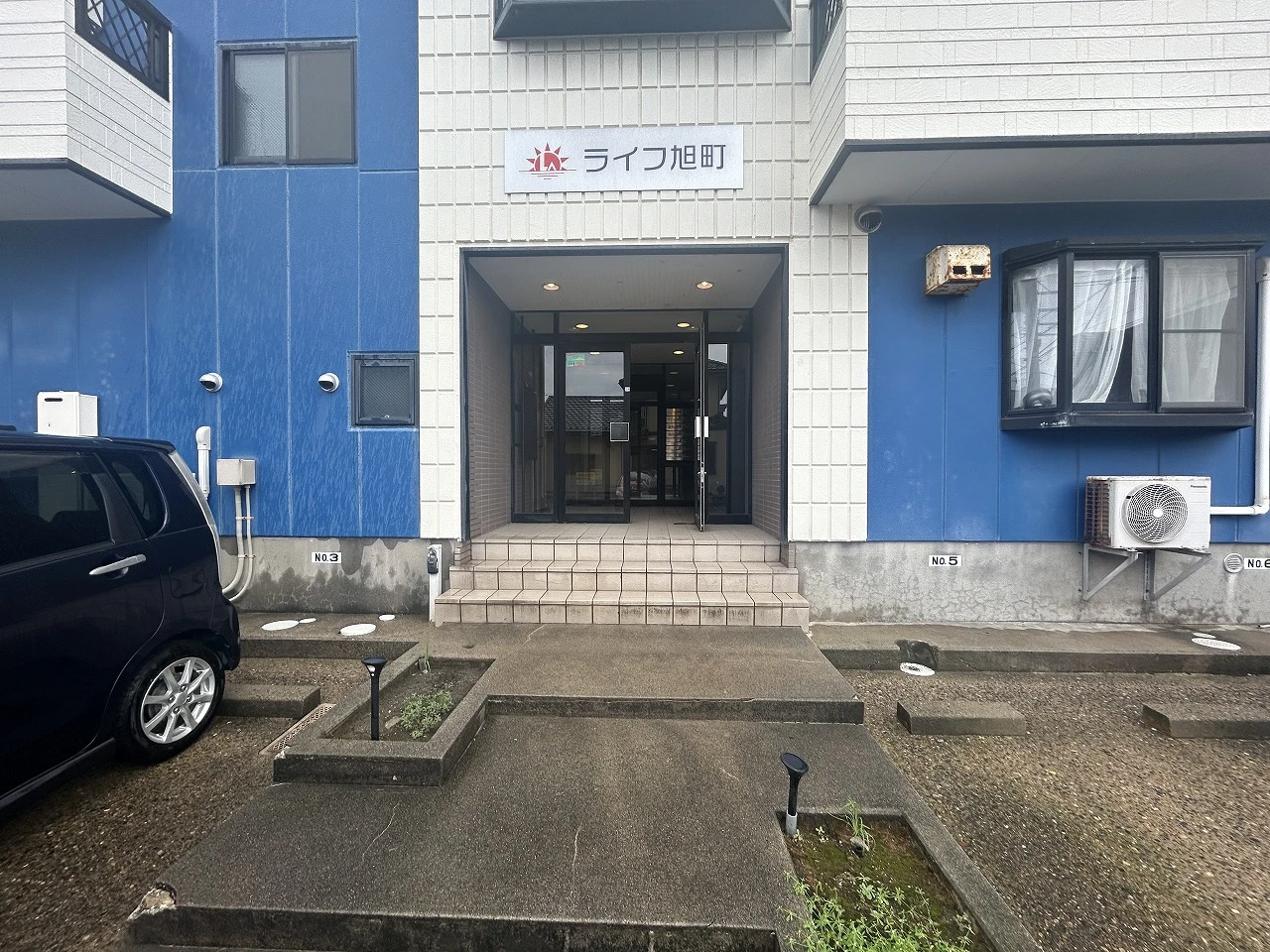 ライフ旭町 108 玄関