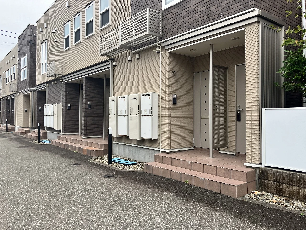 星六さくら 204 玄関