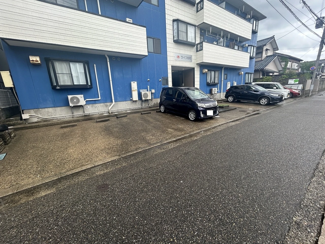 ライフ旭町 108 駐車場