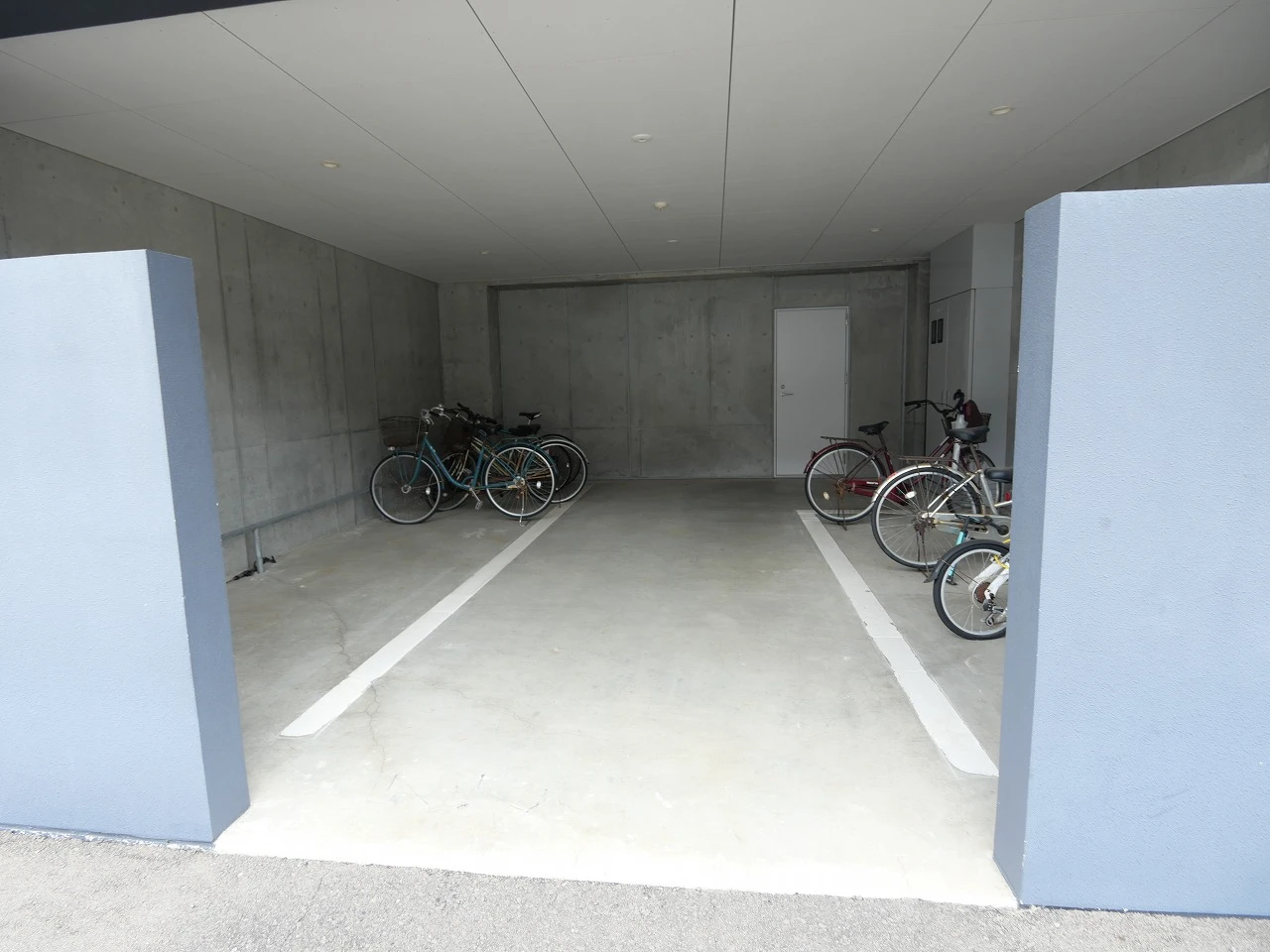 マイアナ 601 駐車場