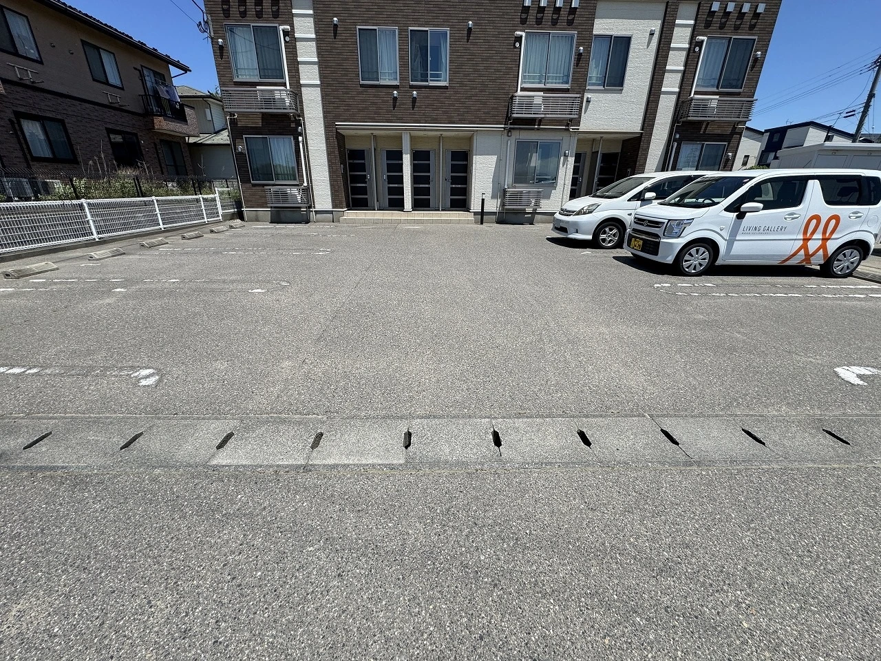 エスターテ 201 駐車場