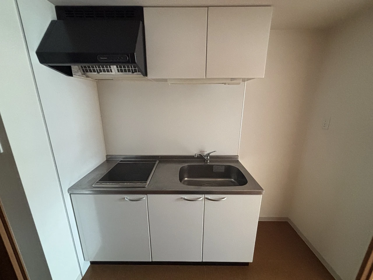 グレイスハイツ東中通タワー 901 キッチン