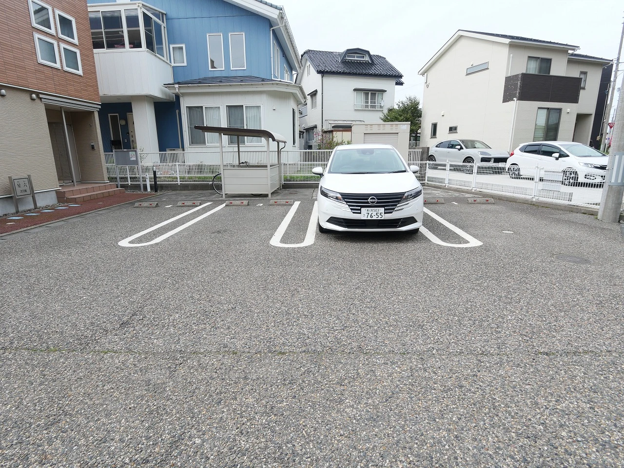 星六　弐号館 101 駐車場