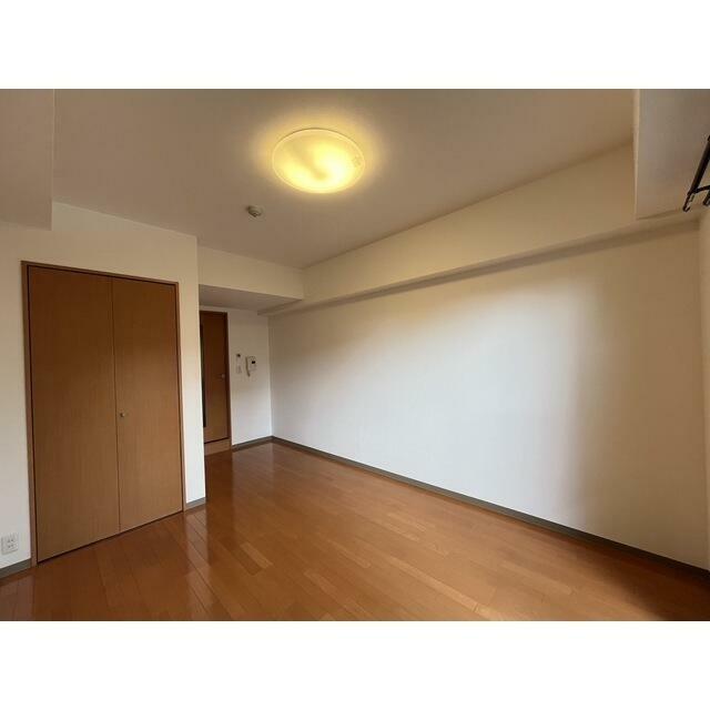 ＢＵＥＮＡ川端町４丁目弐番館 ６０５ リビング