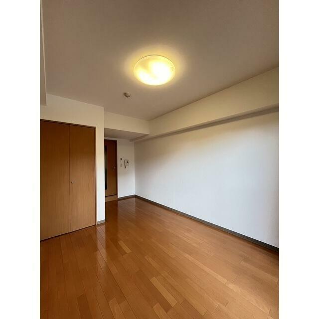ＢＵＥＮＡ川端町４丁目弐番館 ６０５ リビング