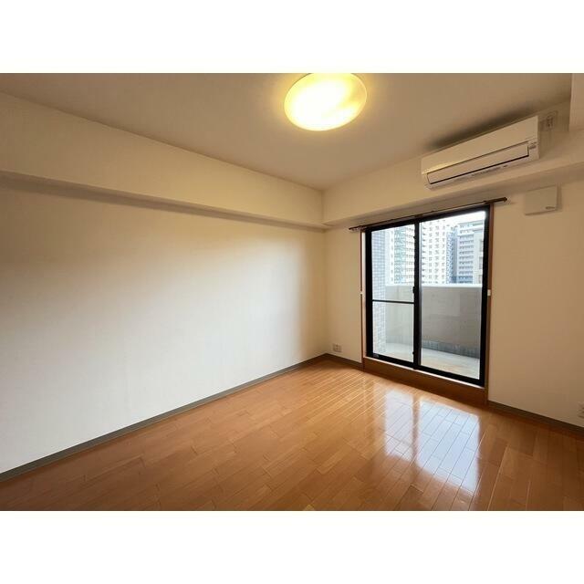 ＢＵＥＮＡ川端町４丁目弐番館 ６０５ リビング