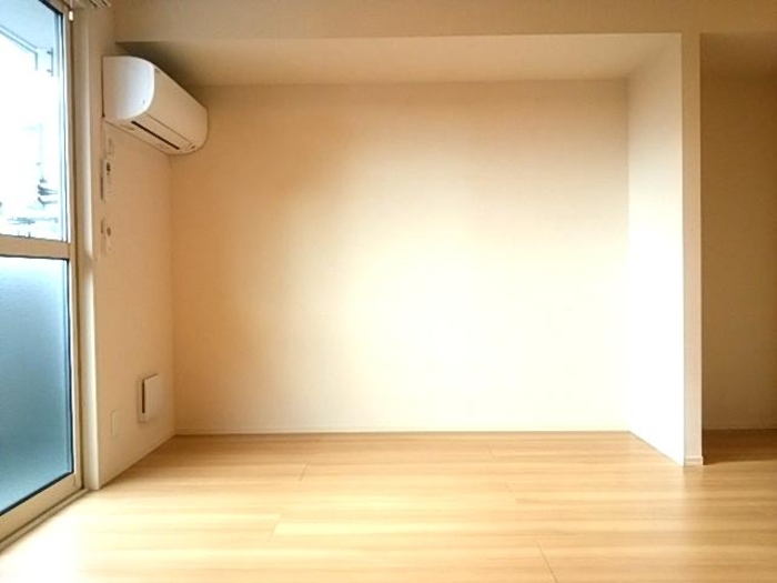ロイヤルスクエア 202 リビング