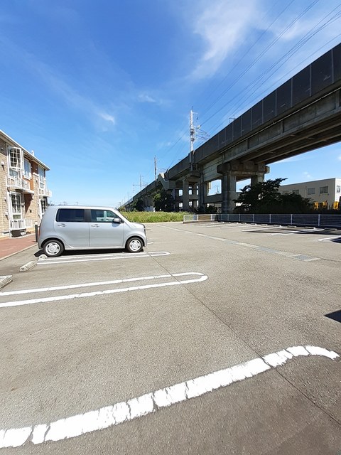 メゾン ナチュール 204 駐車場
