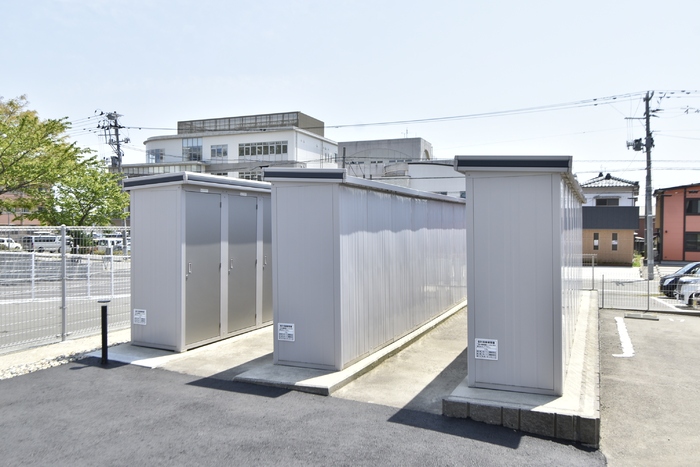 etincelle (エタンセル) terre (テール) 206 駐車場