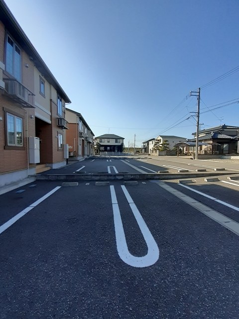 サンプラザ新崎Ａ 204 駐車場