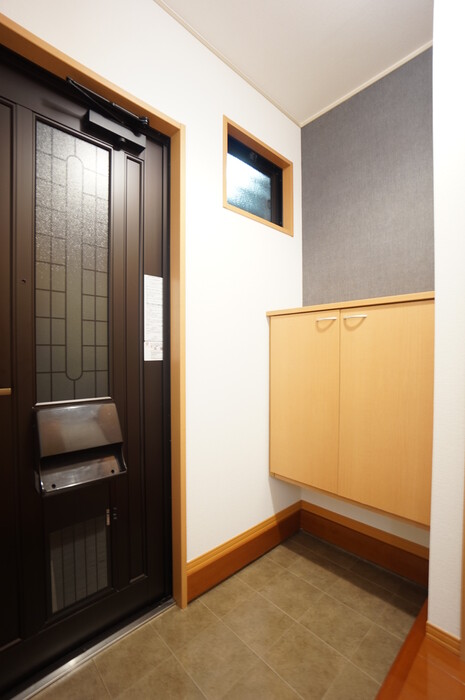 ＣＲＥＳＴ西小針台 103 玄関