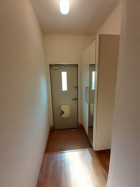 マノワール 201 玄関