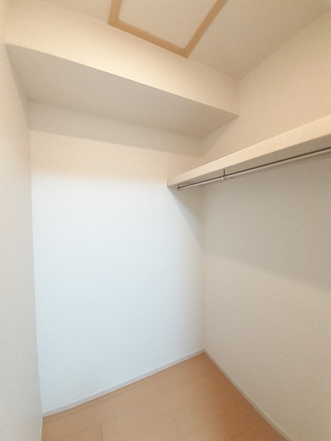 シャロン 204 収納