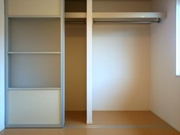 リバーサイド 駅東 208 収納