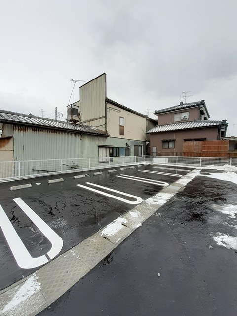 ニューライフ 102 駐車場