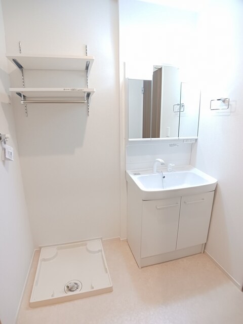 ヒカルサ長岡摂田屋Ⅰ 201 洗面所