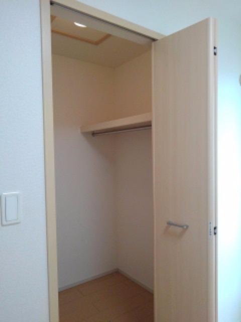 レ・ブルーウエスト 203 収納