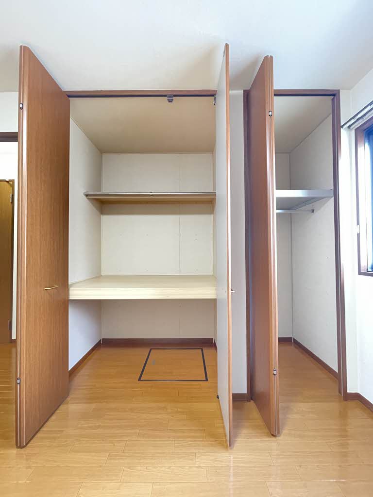 ウイステリア　B 102 収納