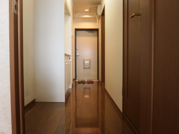 ロイヤルプレイス０１０ 505 玄関