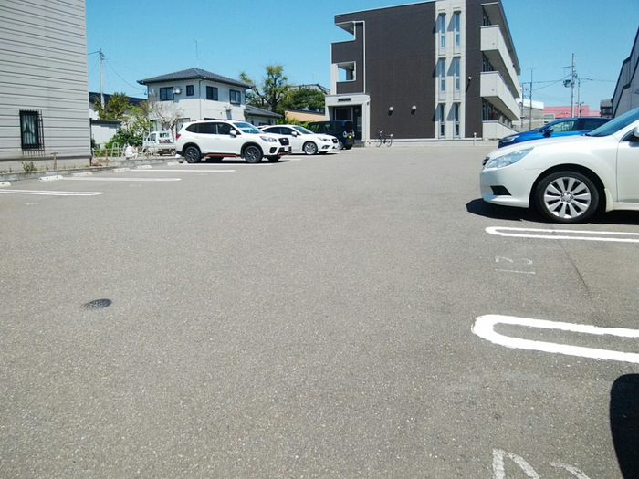 イースト アヴェニュー 306 駐車場