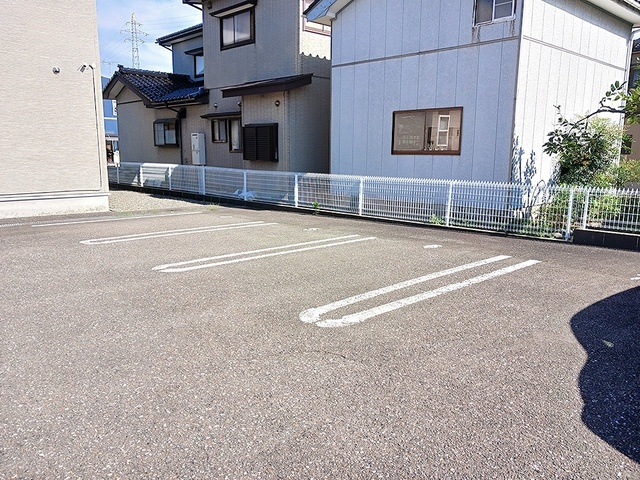 サン アンドリュー 203 駐車場