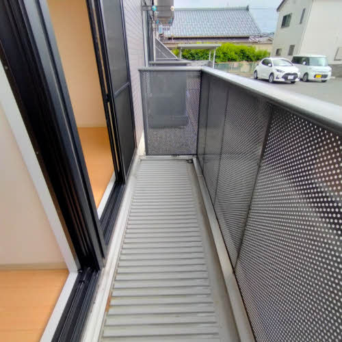 ニューグラッド．マイ　B 101 バルコニー
