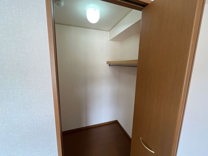 ロイヤルタウン松崎 Ａ/Ｂ B102 収納