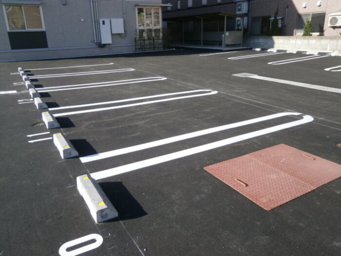 コンフォール川崎 301 駐車場