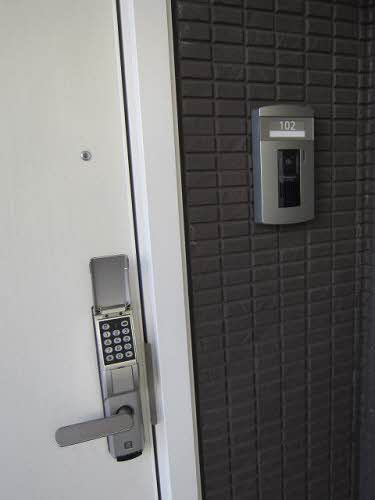サザンルミエ 0102 玄関