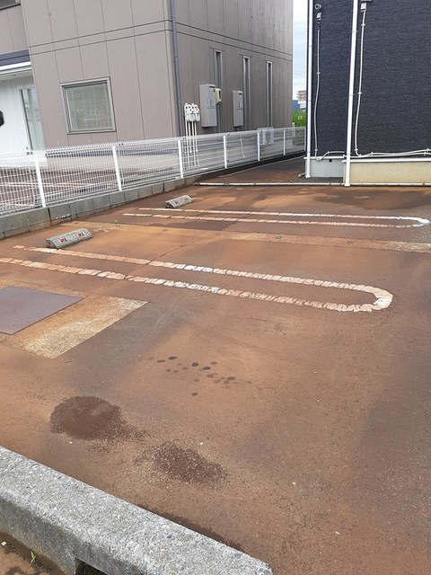 レーベン古正寺 202 駐車場