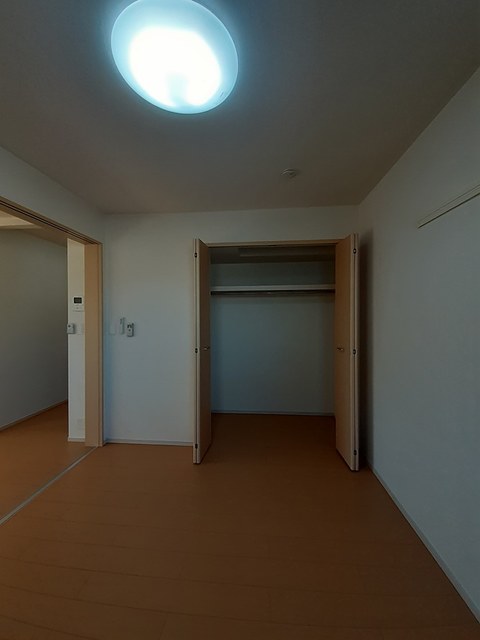 ヴィヴァーチェ 203 収納