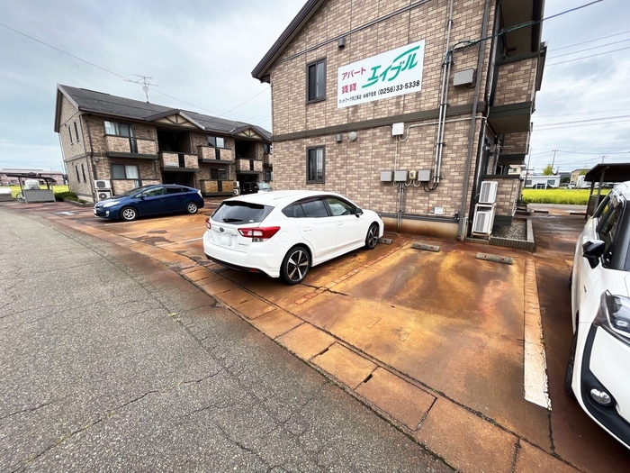 リベール Ａ/Ｂ/Ｃ C201 駐車場