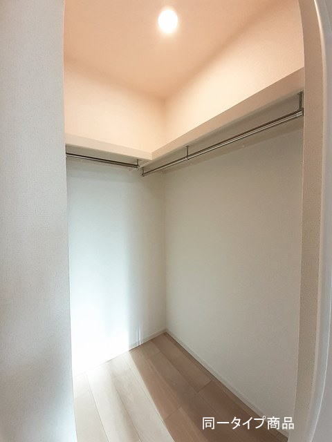 ヒカルサ新潟沼垂西 204 収納