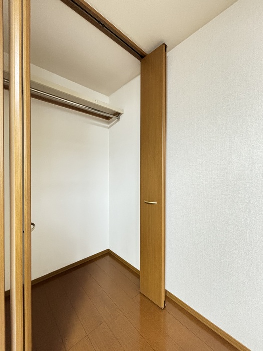 ローズコート萌木野 Ａ/Ｂ B101 収納