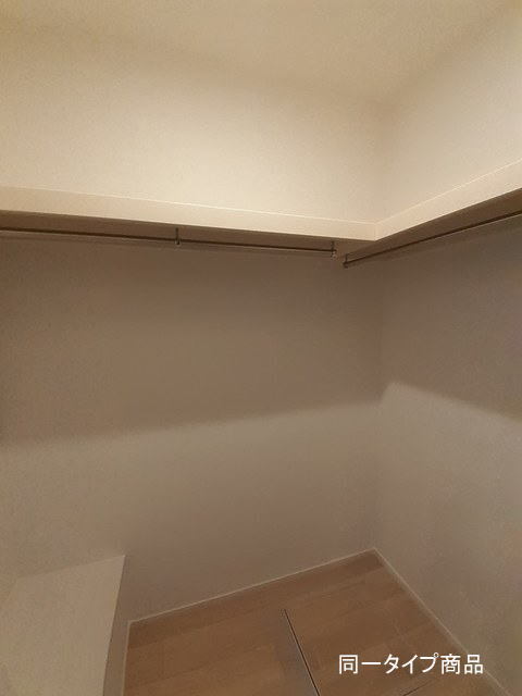ファースト サンライズⅡ 202 収納