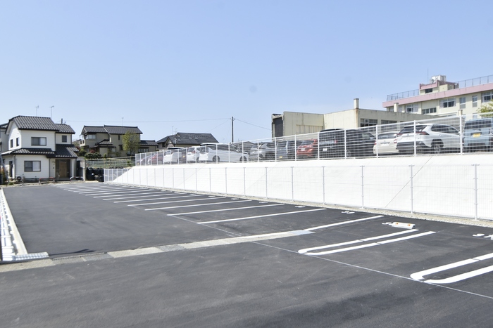 etincelle (エタンセル) terre (テール) 206 駐車場
