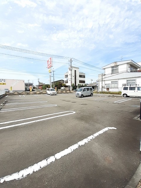 ベルメゾン アン 201 駐車場